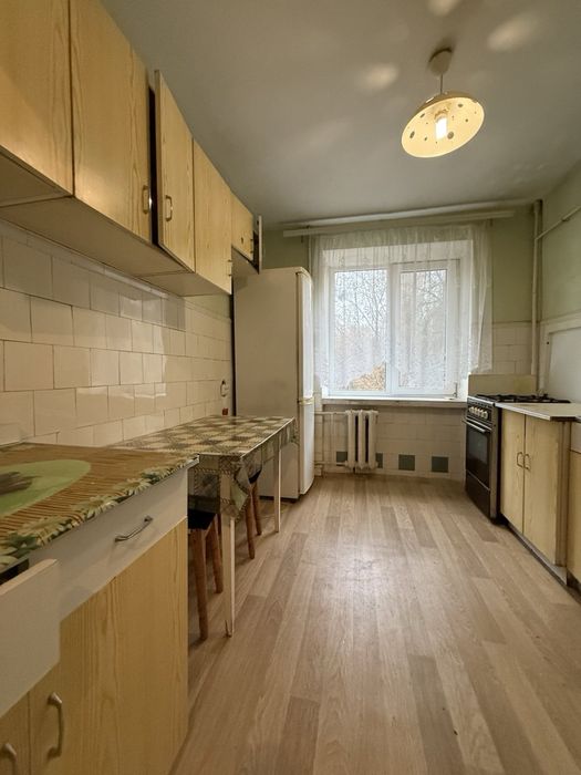 Продам 3 кім. Чешку на Безручка