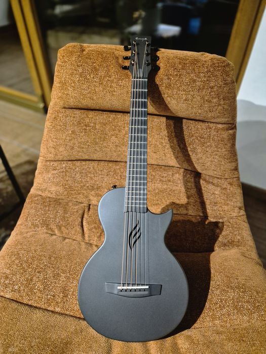 Mała gitara, wielką moc. Mini gitara turystyczna lub dla dziecka Enya