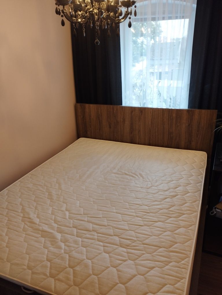 Łóżko ze skrzynią, 160 cm z materacem