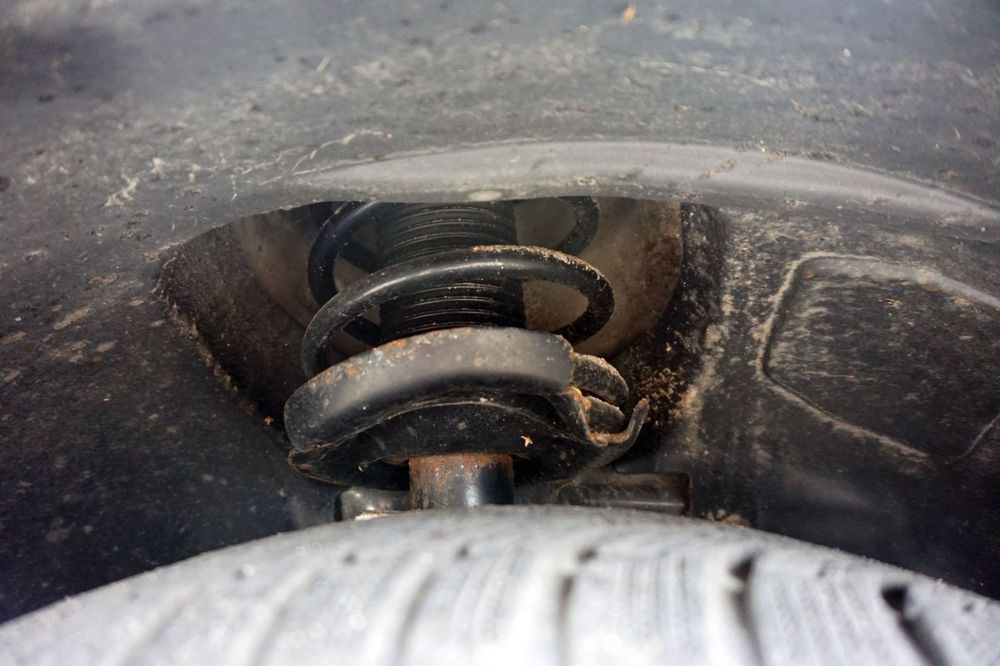 MCPHERSON PRAWY PRZÓD FOCUS III MK3 1.0 12V BV61-18045-AAC BV61-5310-ADF FORD 2010-2014 AMORTYZATOR SPRĘŻYNA