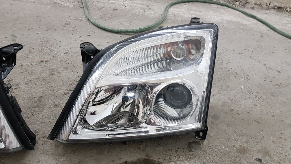 Lampy przód przednie h7 orginal jak nowe opel vectra c signum hella GM