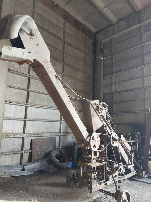 Продам зернопогрущик Зм 60