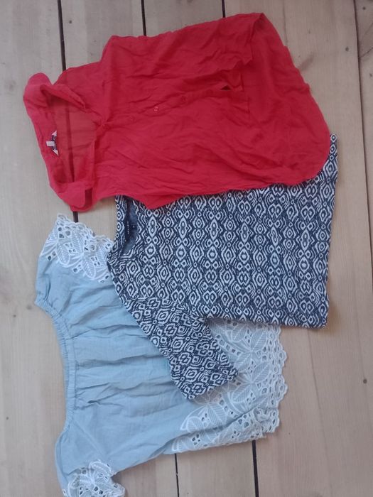 Віддам багато різного одягу розмір с