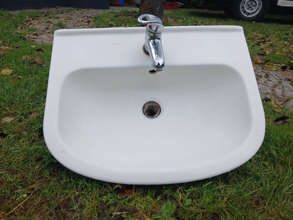 Umywalka ceramiczna 55cm.