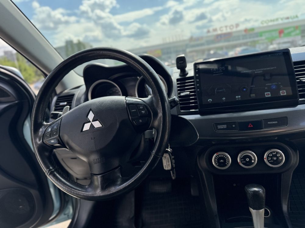 Mitsubishi lancer X 10