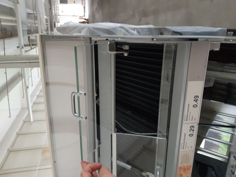 витрина для хлебобулочных изделий