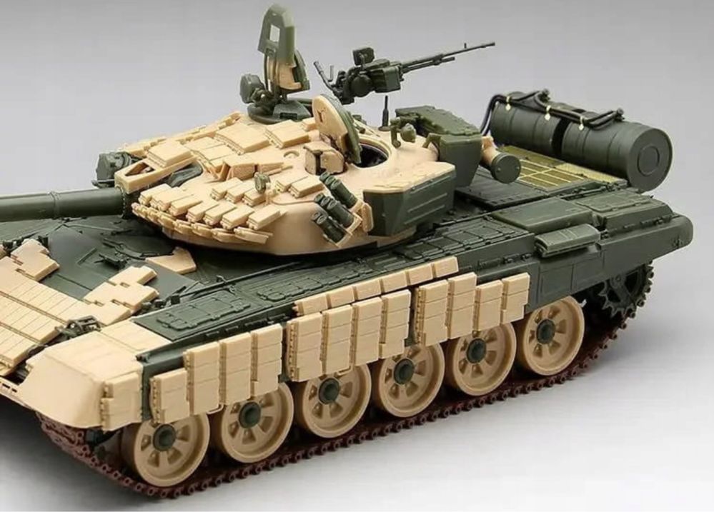 Amusing Hobby 35A063 model 1:35 czołg T-72AV Ukraine main battle tank