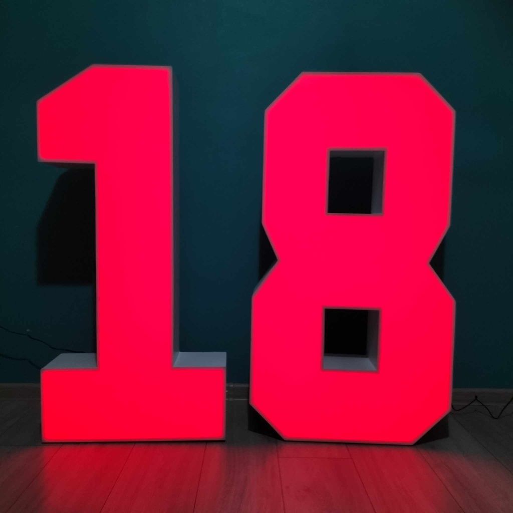 18 podświetlana LED cyfry 3D napis osiemnastka
