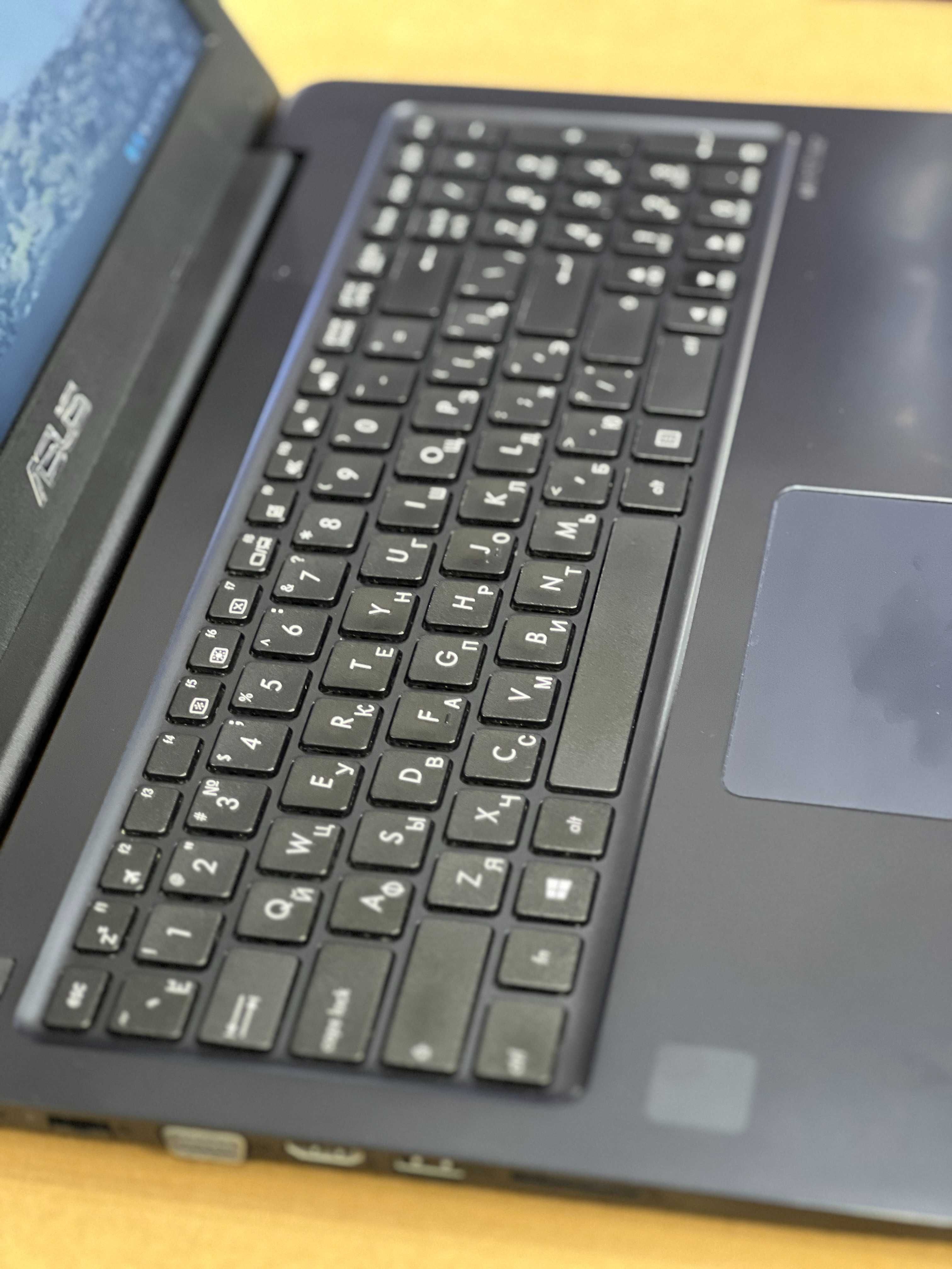 Ноутбук ASUS E502S - 15.6" HD|SSD 120GB | Intel Celeron N3050|RAM 4 GB