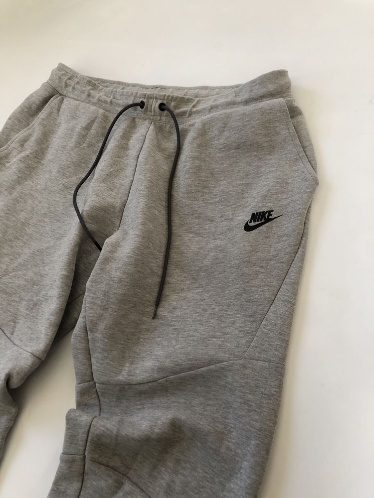 Штани Nike Tech Fleece