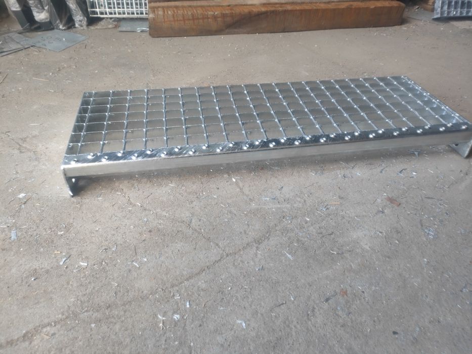 Stopnie schodowe 800*270/240