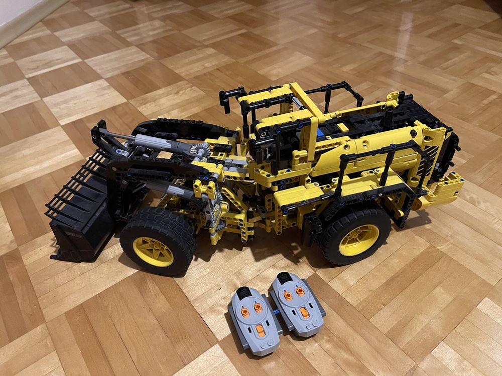 Lego technic 42030 koparka volvo