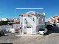 Charmosa moradia T5 com garagem
