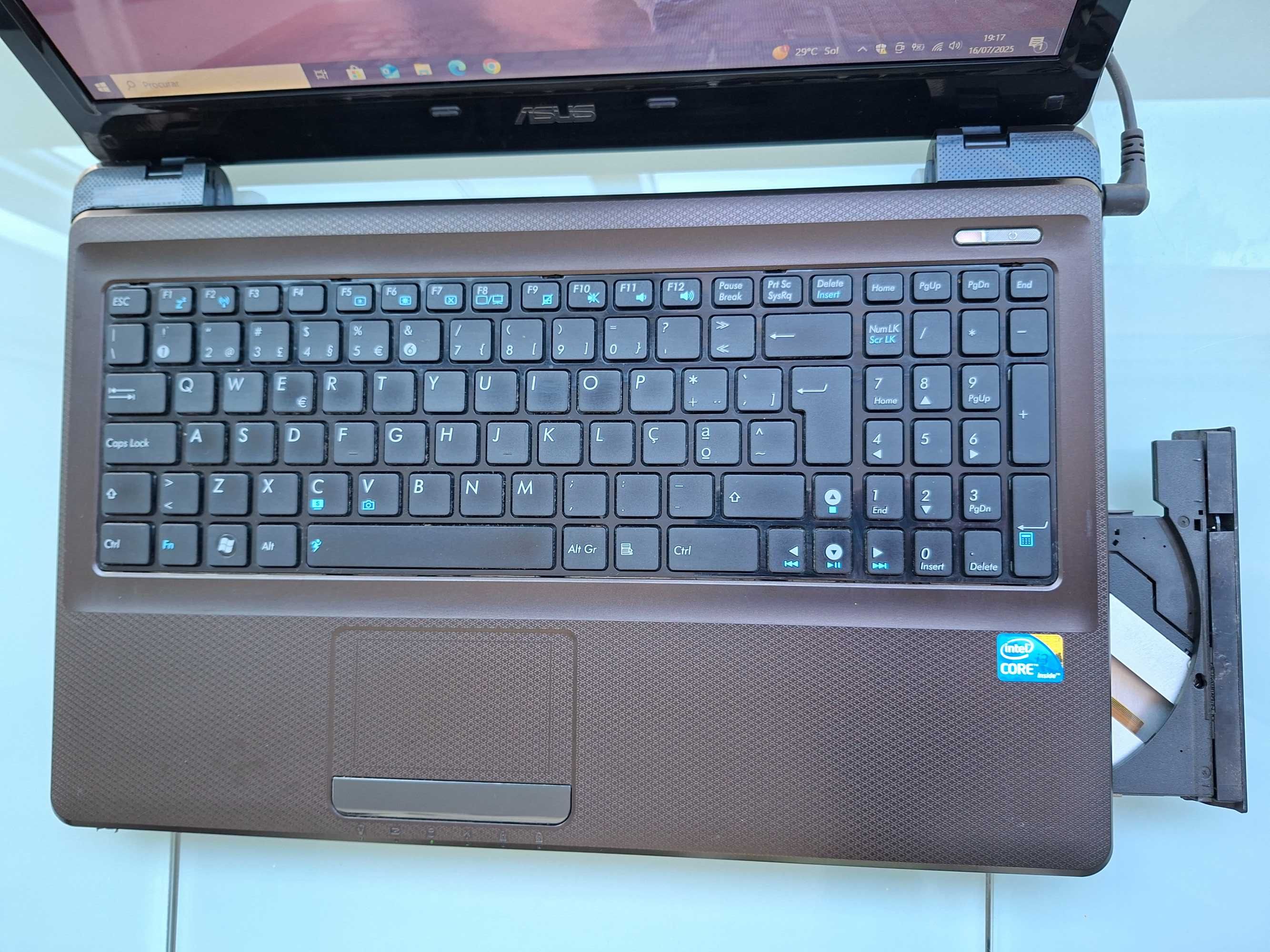 Portátil ASUS | Ecrã 15.6" | HDD 500 Gigas | RAM DDR4 | Impecável