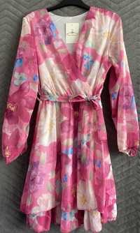 Sukienka tiulowa w kwiaty w kolorze fuksji