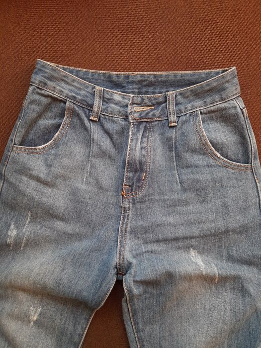 Джинси жіночі МОМ р.27 на тонку талію б/у