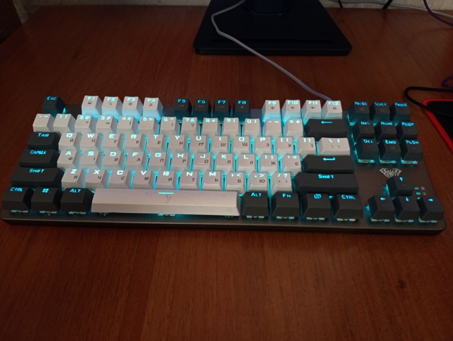 Ігровий набір пк ,монітор, клавіатура, навушники, ігрова миш.