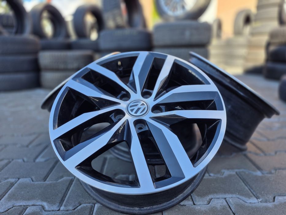 Продаж оригінальних дисків 7JXR17 на Volkswagen Golf,  Touran,  Passat