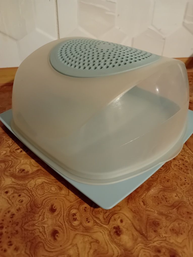Duży pojemnik Tupperware do wprzevhowywania wedlin,serowerware na wędl