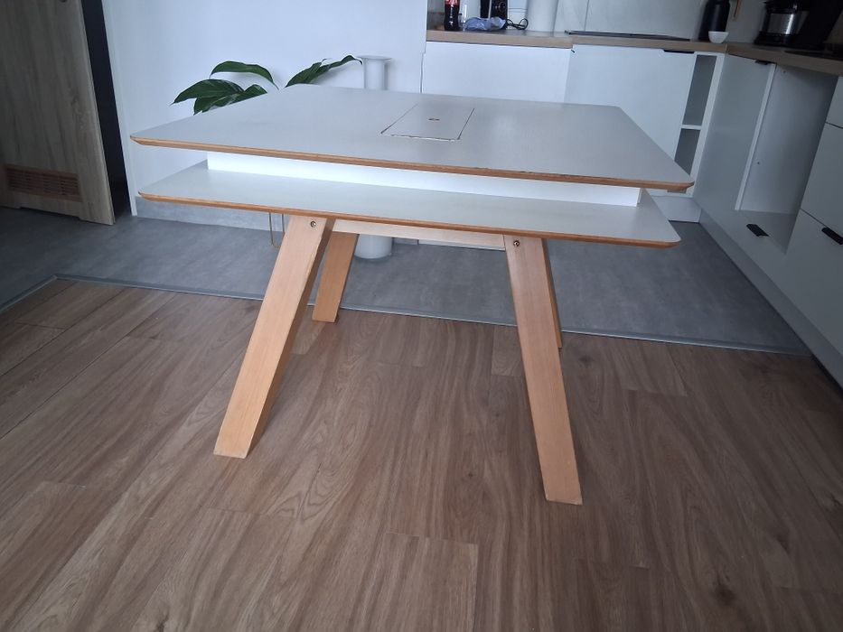 Łóżko,stół,regał