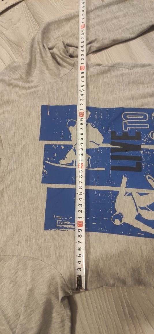 Bluza chłopięca z długim rękawem r. 146/152 super stan