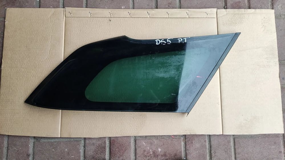 Tylna szyba karoseryjna prawa Citroen DS5