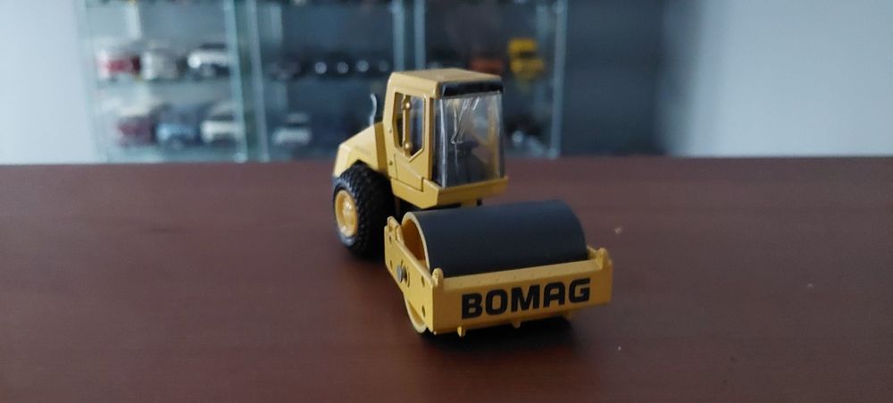 Model 1:50 Walec Bomag BW 213 D-3