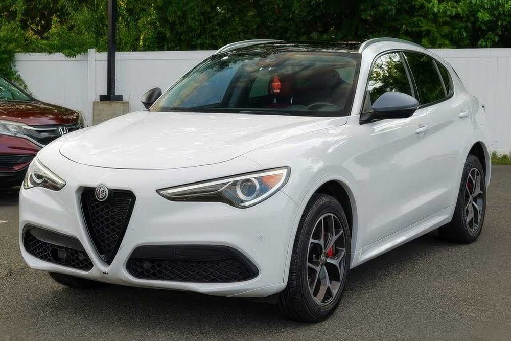Alfa Romeo Stelvio      2021