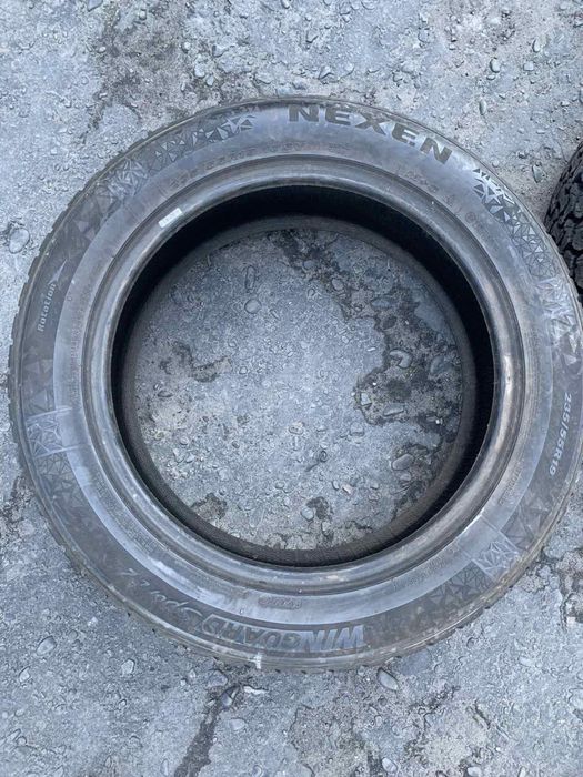 Шини 235/55 R19 Nexen зима 2022 рік 6,5  мм