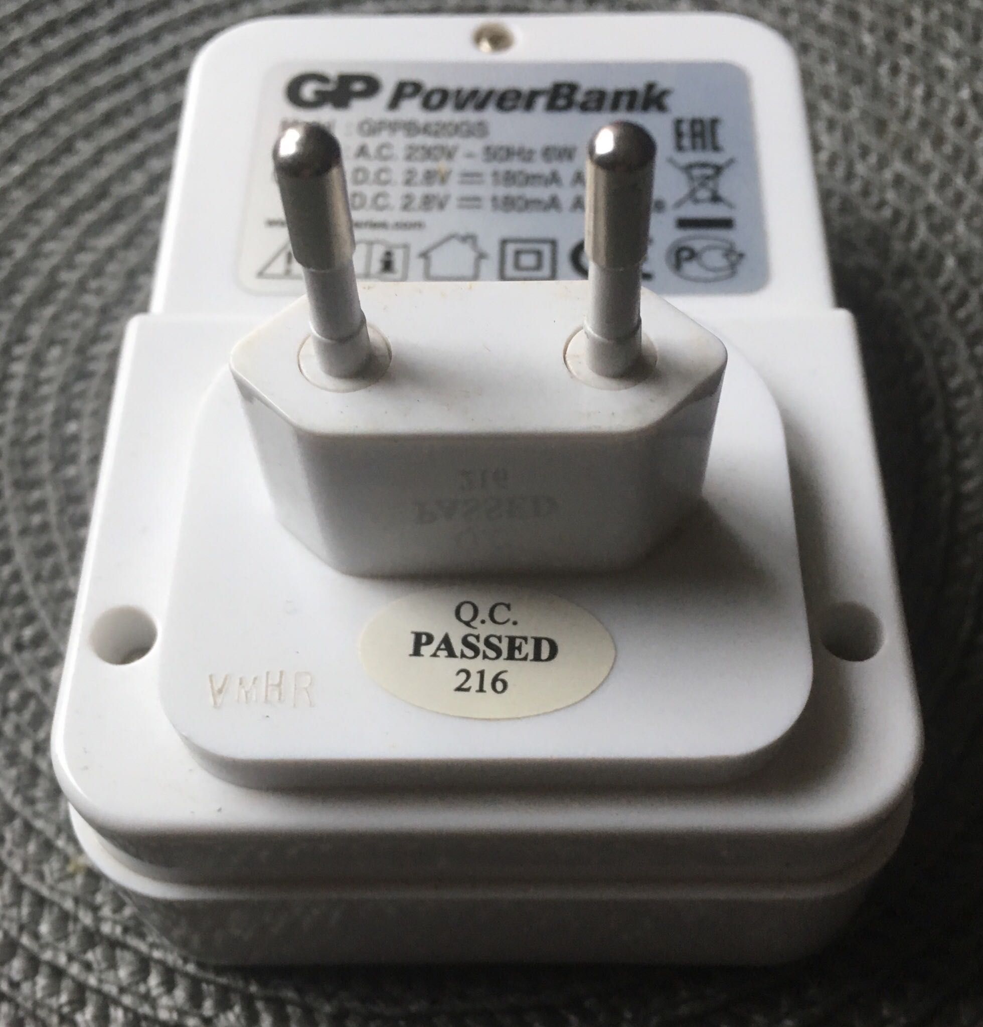 Зарядний пристрій GP PowerBank PB 420 GS