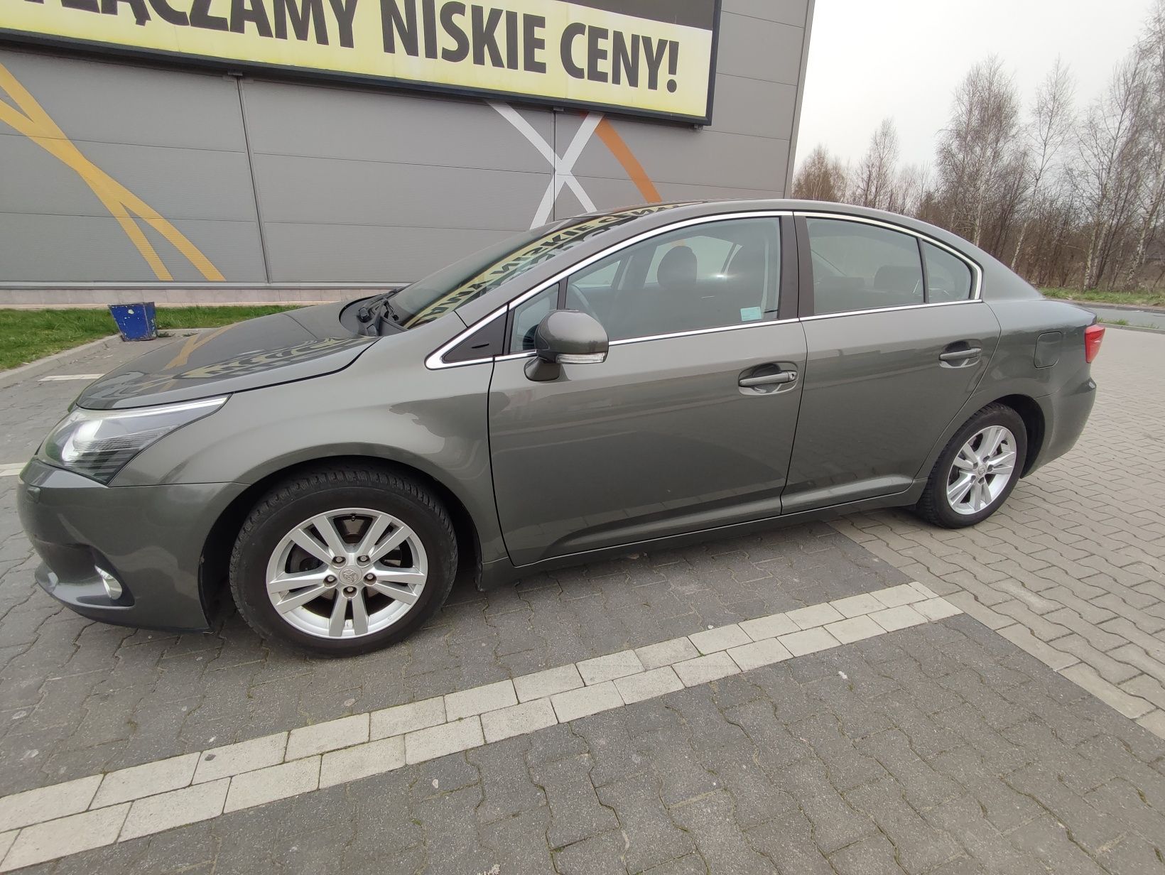 Toyota Avensis  1.8 16V 147 KM