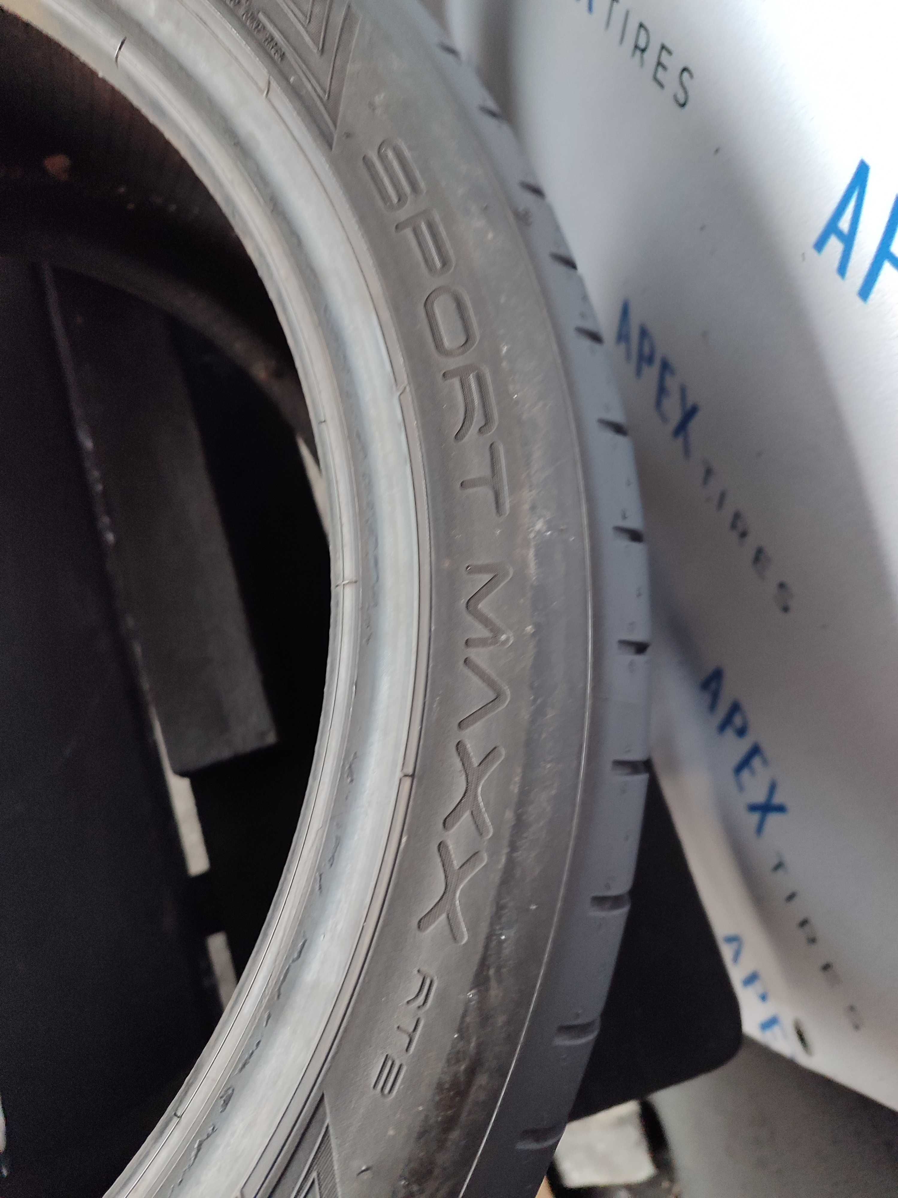 Літні шини 245/40 R18 Dunlop Sport Maxx