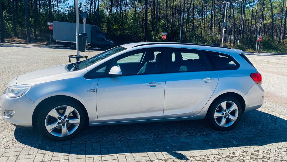 Opel Astra Sports Tourer J, 1.7 CDTI, 2011 -  em perfeito estado