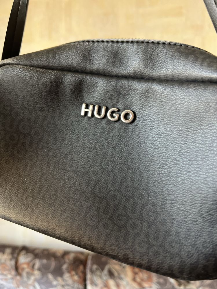 Сумка  бренда HUGO