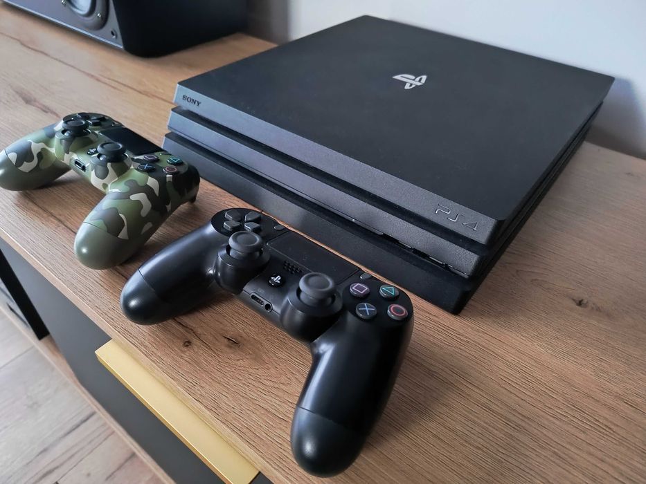 PS4 PlayStation 4 PRO !!! Kamera , gry (5 gier)