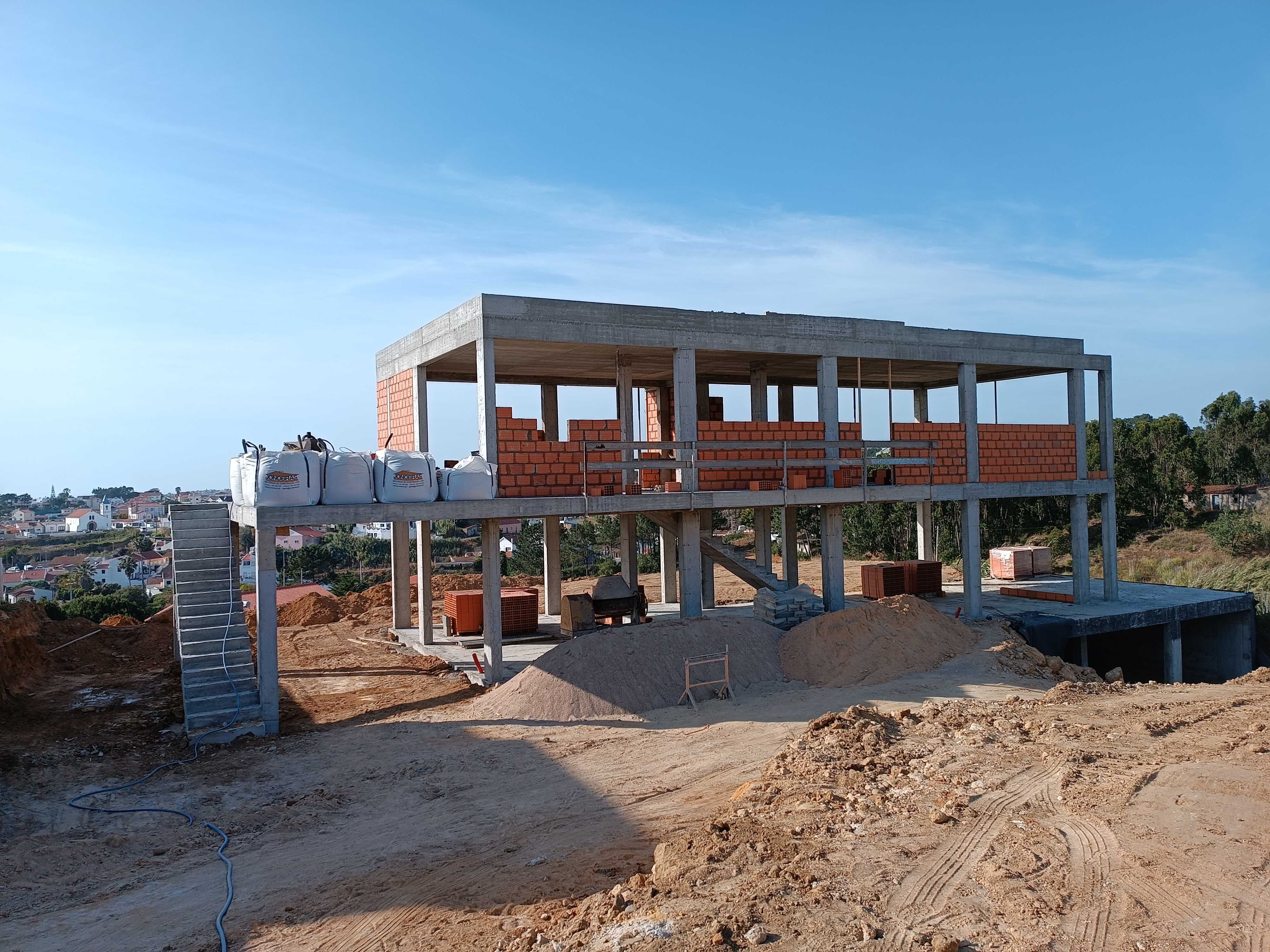 Remodelaçao total, construçao de raiz, projetos.