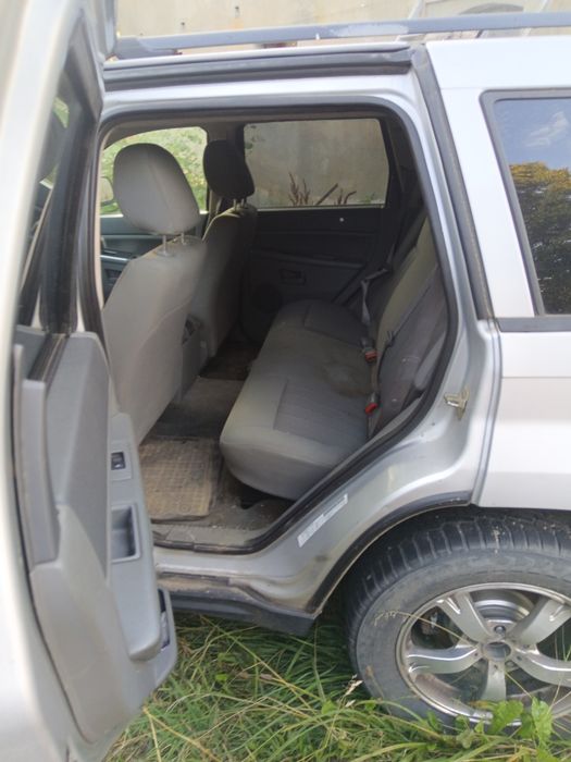 Jeep grand Cherokee wk +dół silnika.