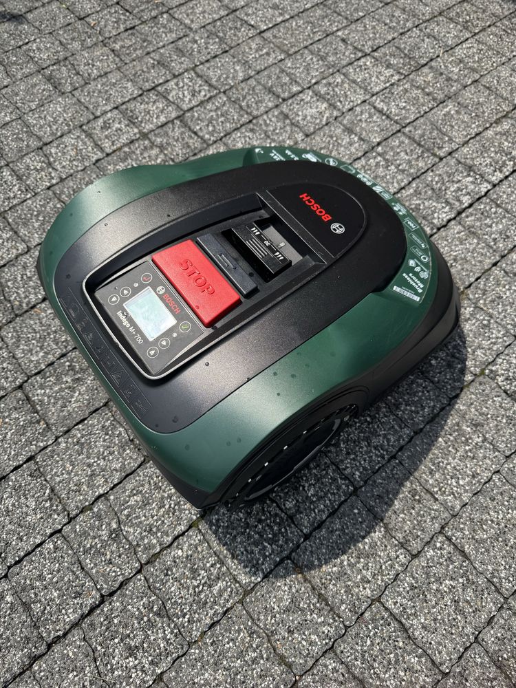 Sprzedam robota koszącego BOSCH Indego M+ 700