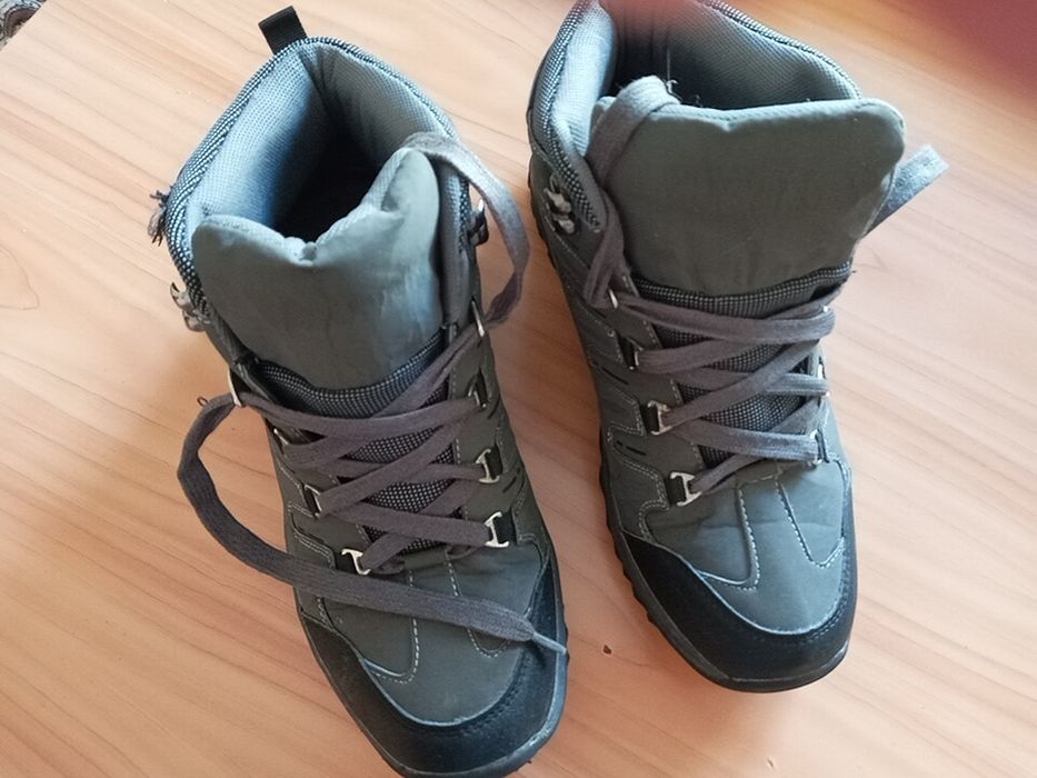 Продам ботинки демисезон р41, серого цвета.