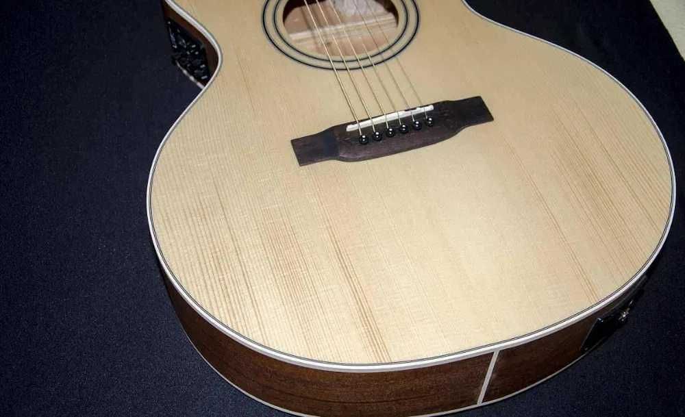 Guitarra Eletrificada APC aço (falta colocar trastes)