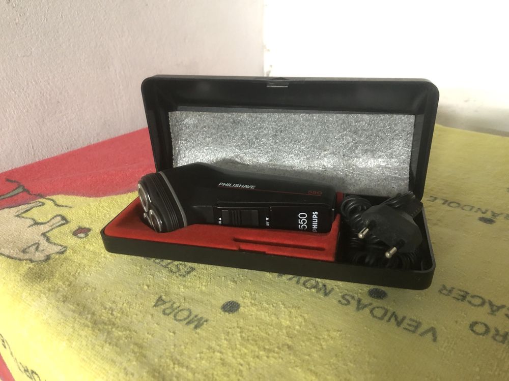 Radio leitor de cd e cassate aiwa e maquina de barbear philips
