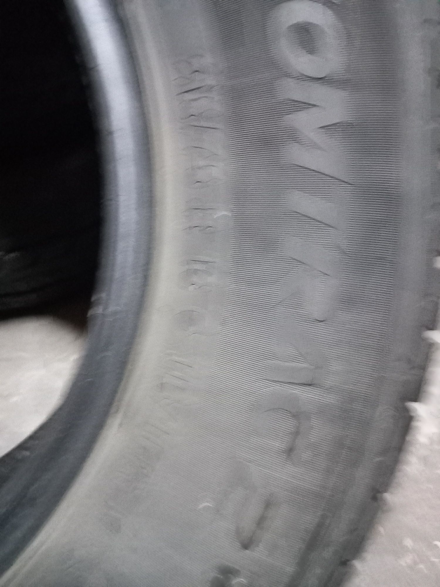 Opony używane 215/75/16c vredestein 2x6 mm