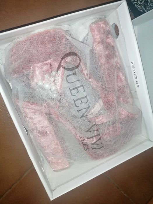 Sapatos veludo novos