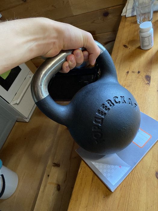Гиря весом 24 кг. Оплачиваю доставку для воинов ВСУ