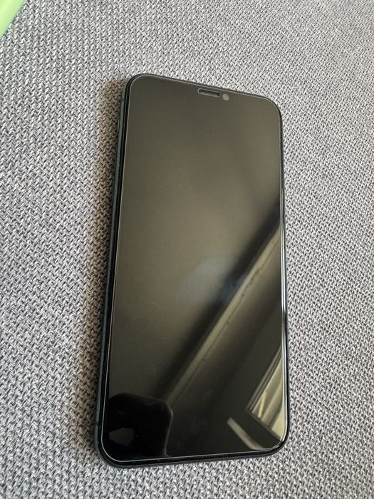iPhone 11 Pro w kolorze Midnight Green, wersja 64GB