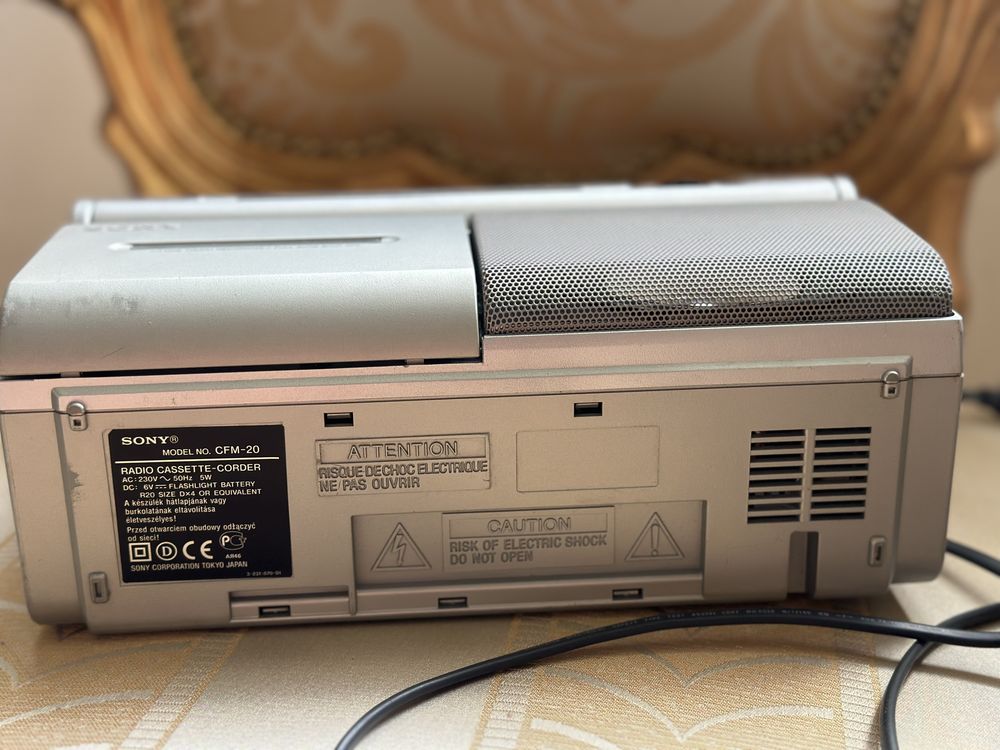 Sony CFM-20 AM/FM радіо касетний програвач