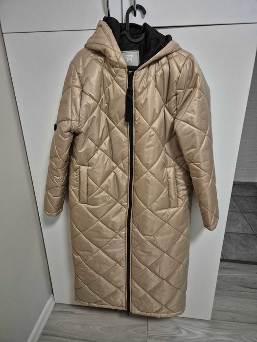 Płaszcz damski pikowany L