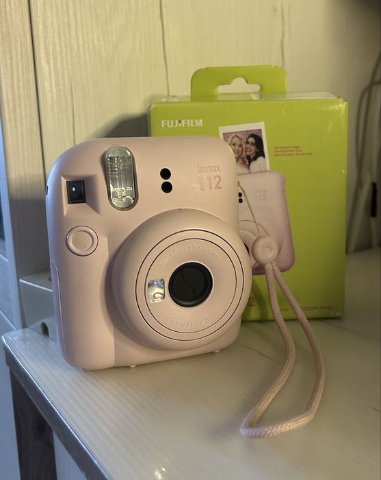 Фотокамера Fujifilm INSTAX Mini 12 (Blossom Pink)