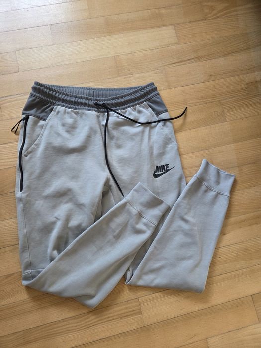 Dresy Nike Tech Fleece XS spodnie dresowe