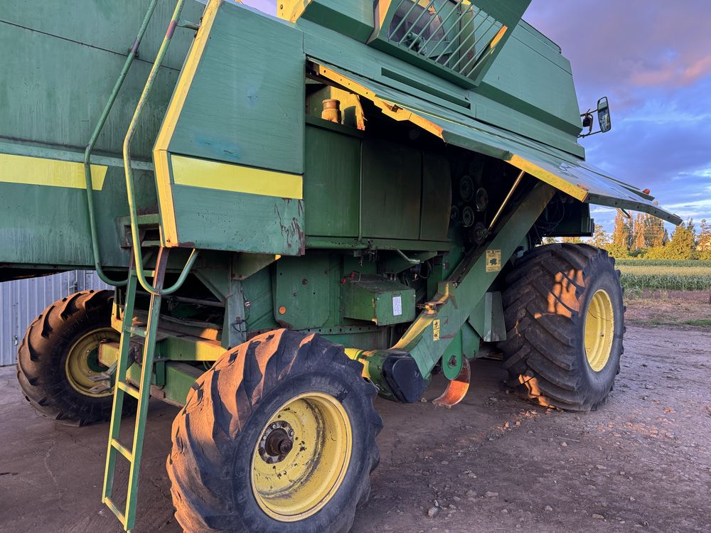 Комбайн John Deere 2066 зернозбиральний комбайн